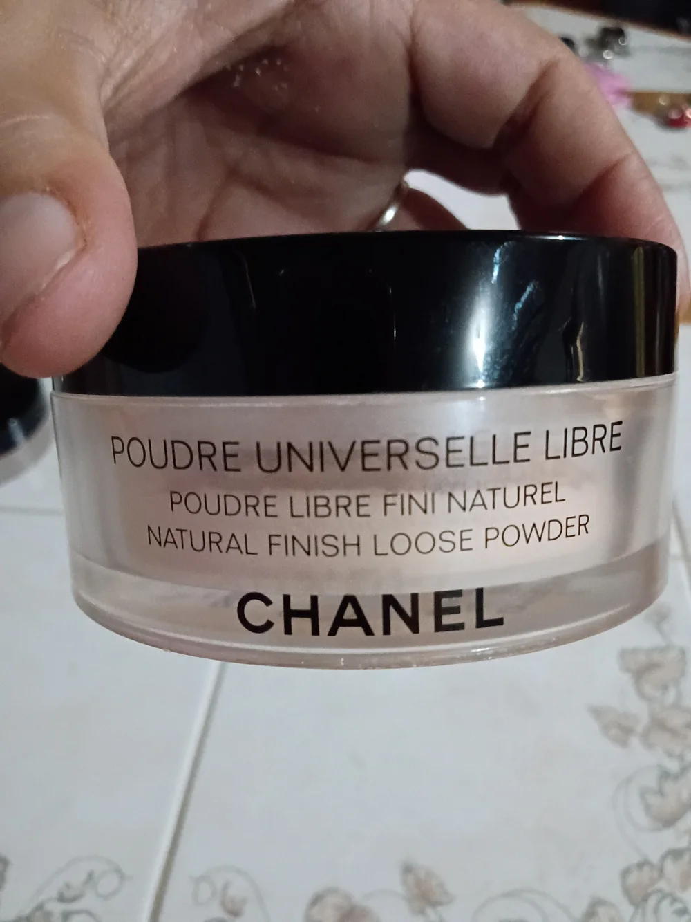 CHANEL Natural Finish Loose Powder - Light Beige, Black Lid